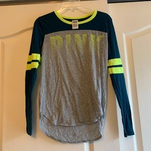 VS Pink Long sleeve Tee